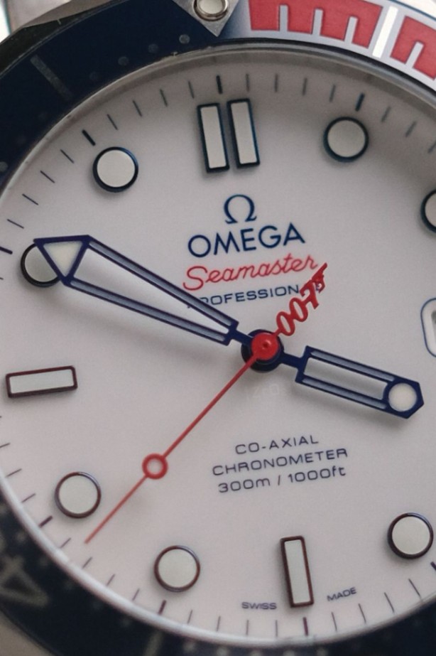 Omega Seamaster Diver 007 Commander’s Watch Limited Edition - Image 4