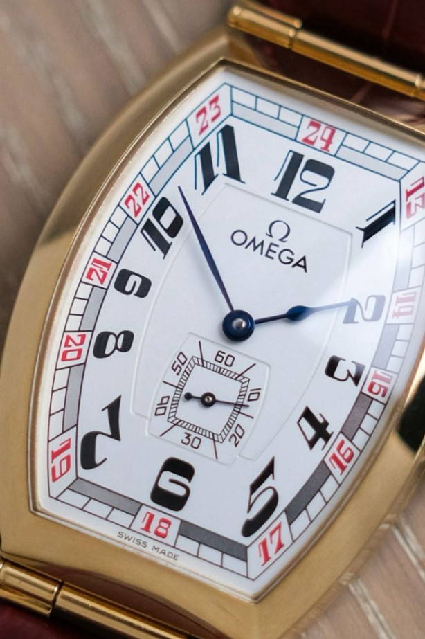 Omega Museum Petrograd Sochi Limited Edition Yellow Gold thumbnail 4