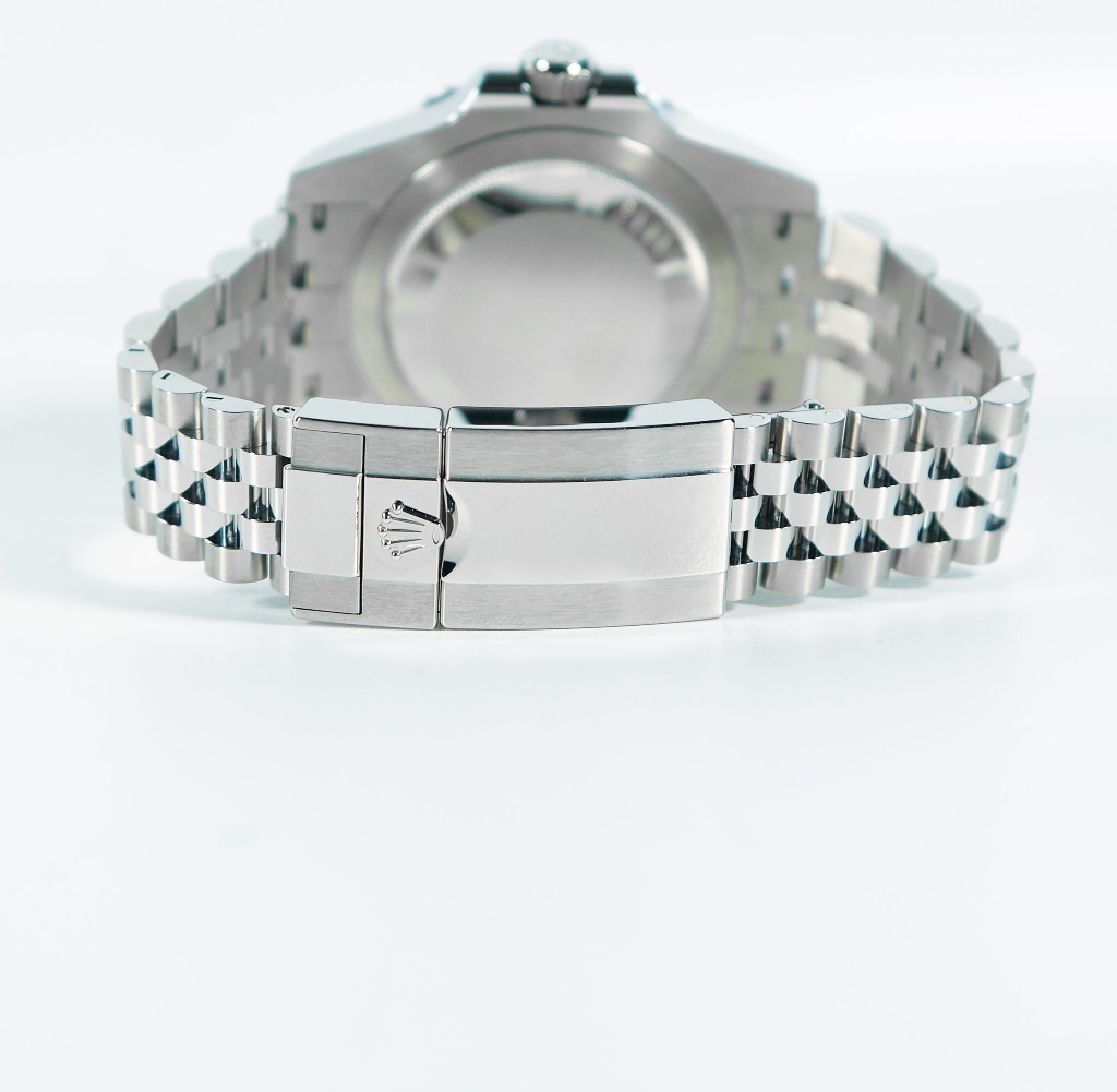 Rolex New GMT-Master II 126710BLRO ‘Pepsi’ Black Dial Jubilee 2026 thumbnail 5
