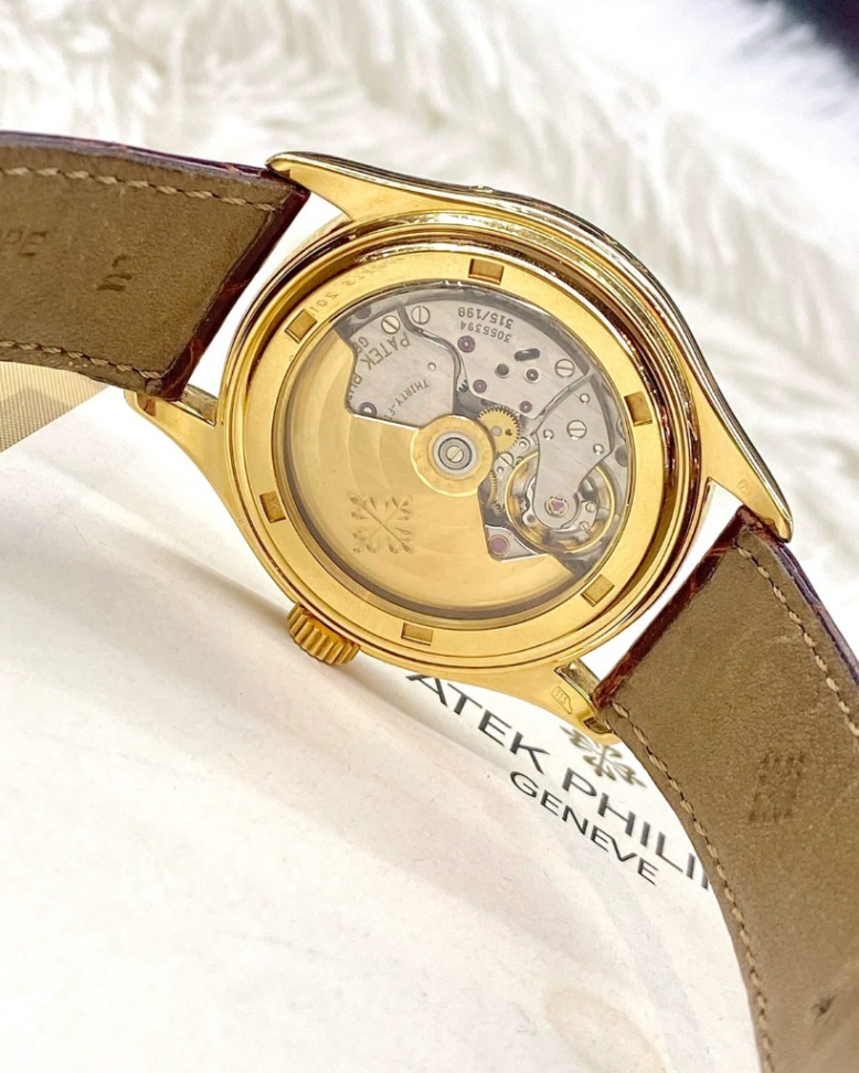 Patek Philippe Annual Calendar 18k Gold thumbnail 4