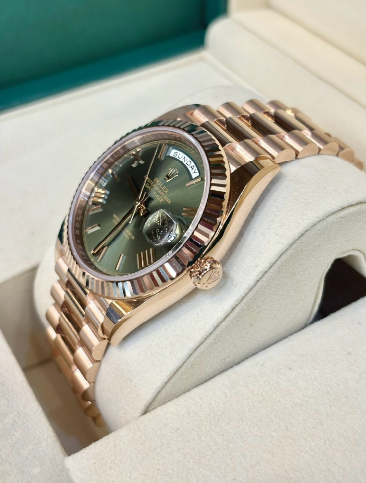 Day-Date Olive Green Dial Full Rose Gold 40mm thumbnail 3