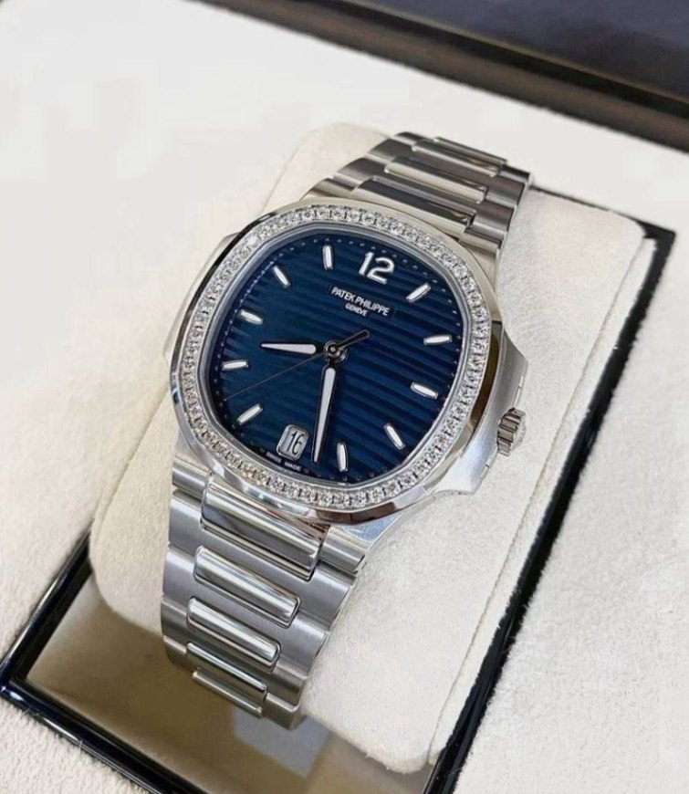PATEK PHILIPPE Nautilus Blue Dial 7118/1200A  thumbnail 2
