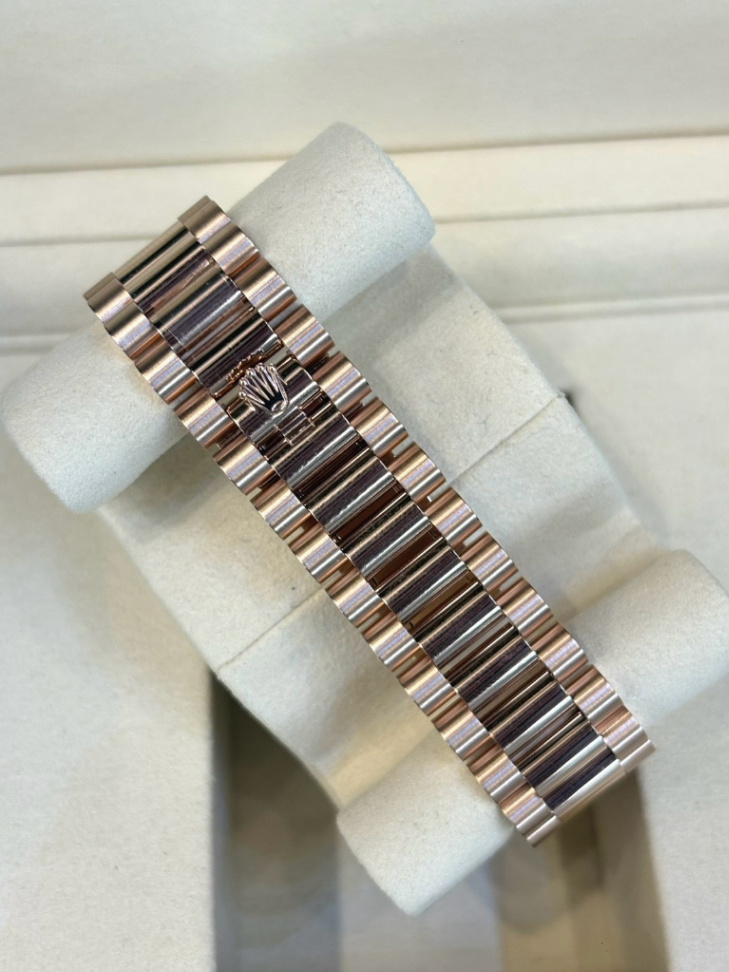 Day-Date Olive Green Dial Full Rose Gold 40mm thumbnail 5