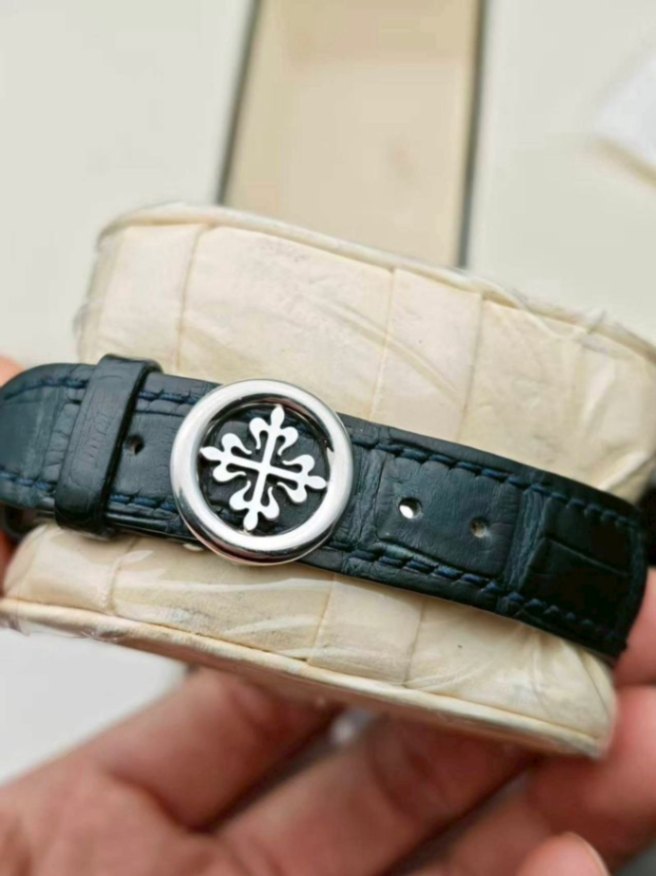 Patek Philippe World Time 5130P thumbnail 3