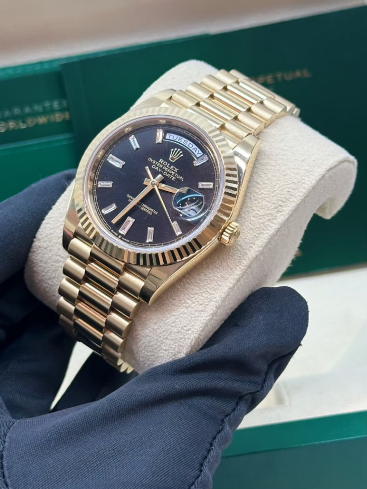 Used Like New Day-Date Black Diamond Full Yellow Gold 40mm - Image 2