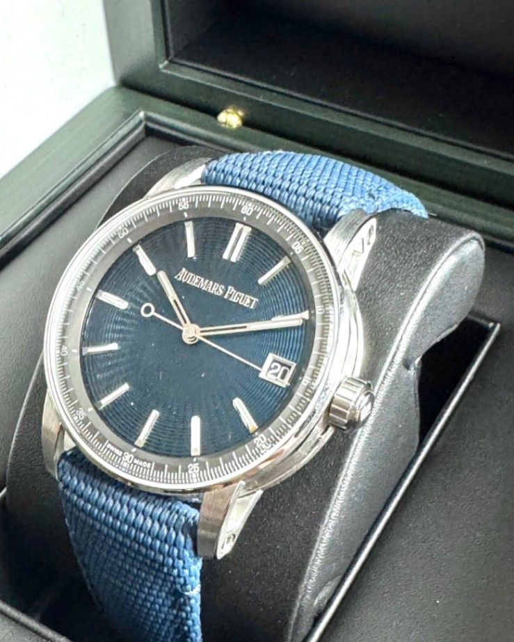 Audemars Piguet Code 11.59 thumbnail 4