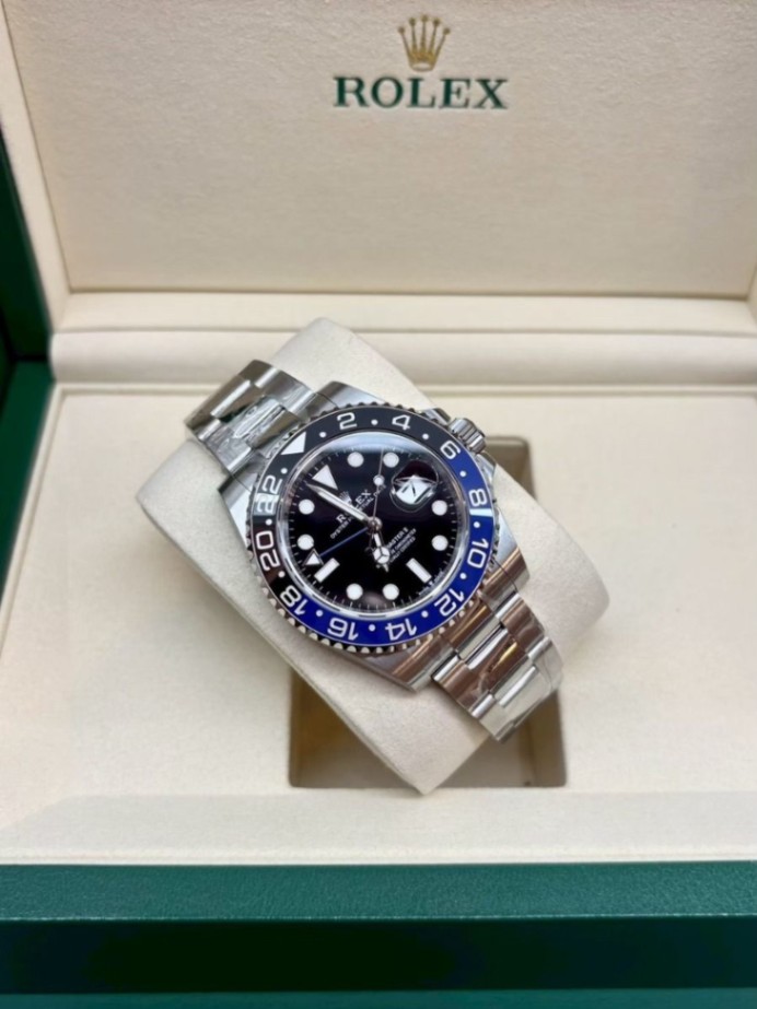 ROLEX GMT-Master II Batman Oyster 126710BLNR 40mm 5/2026