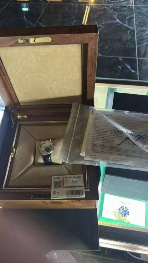 Breguet Classique Tourbillon Extra-Plat Automatique  thumbnail 3