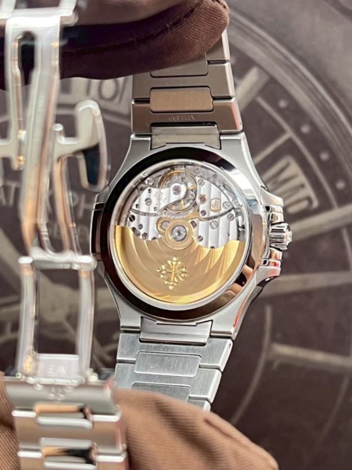 PATEK PHILIPPE Nautilus Grey Dial 7118/1A-010 thumbnail 4