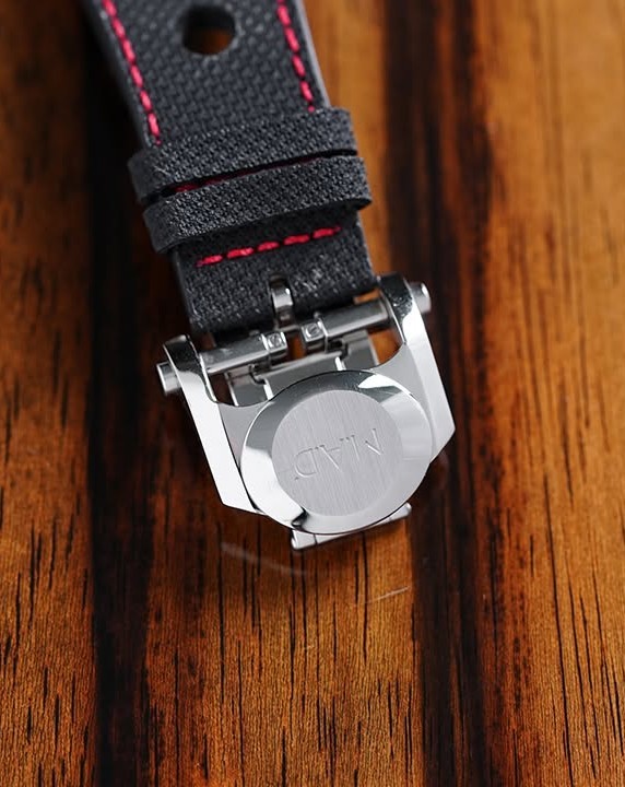 M.A.D.1 Watch Edition Red thumbnail 8