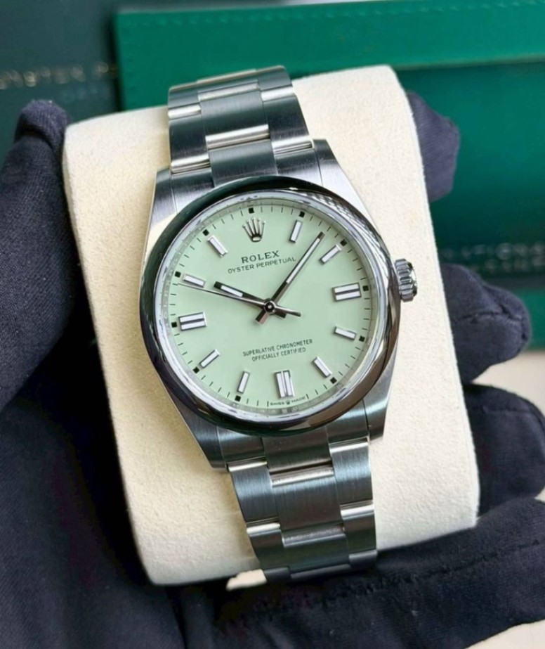 ROLEX Oyster Perpetual 36 Pistachio Dial 126000 6/2026