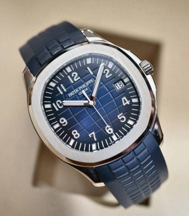 PATEK PHILIPPE Aquanaut 5168G Blue Dial 42.2mm
