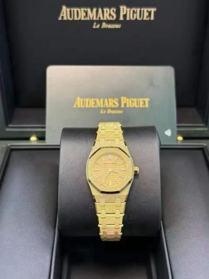 AUDEMARS PIGUET ROYAL OAK REF. 67630BA