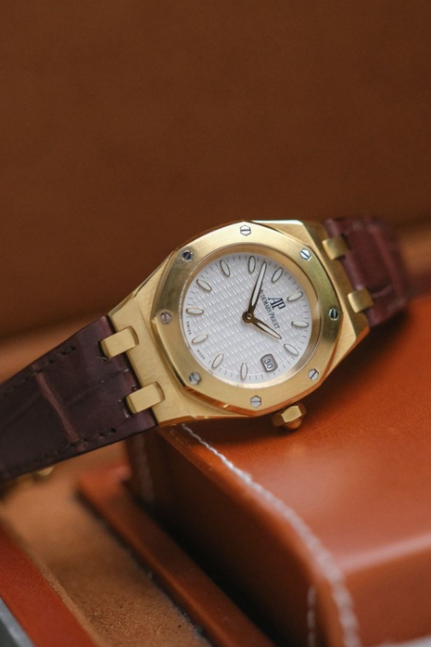 Audemars Piguet Royal Oak Lady 18K Gold 67600BA - Image 5