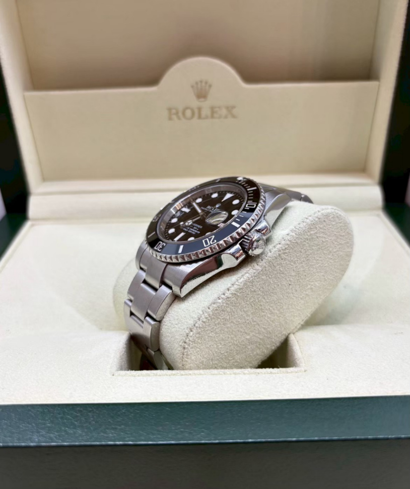 Used Submariner Date Black Dial 40mm - Image 3