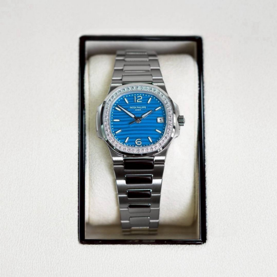 Patek Philippe Nautilus 7010/1G Blue Dial