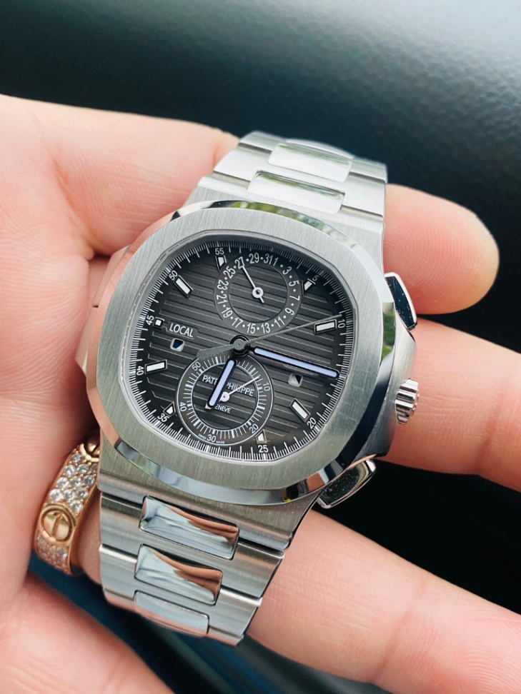 PATEK PHILIPPE NAUTILUS 5990/1A