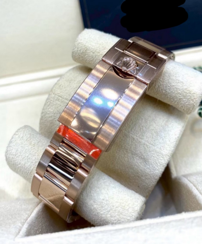 GMT Master || Rootbeer Full Rose Gold 40mm thumbnail 5