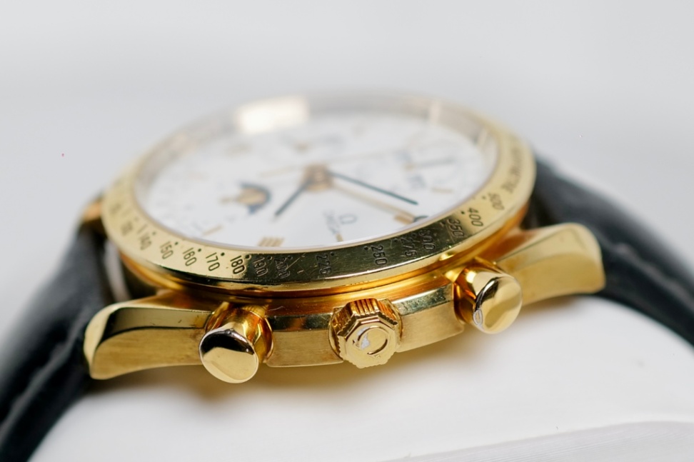 OMEGA Speedmaster Triple Date Moonphase 175.0044 18K Gold 39mm - Image 5