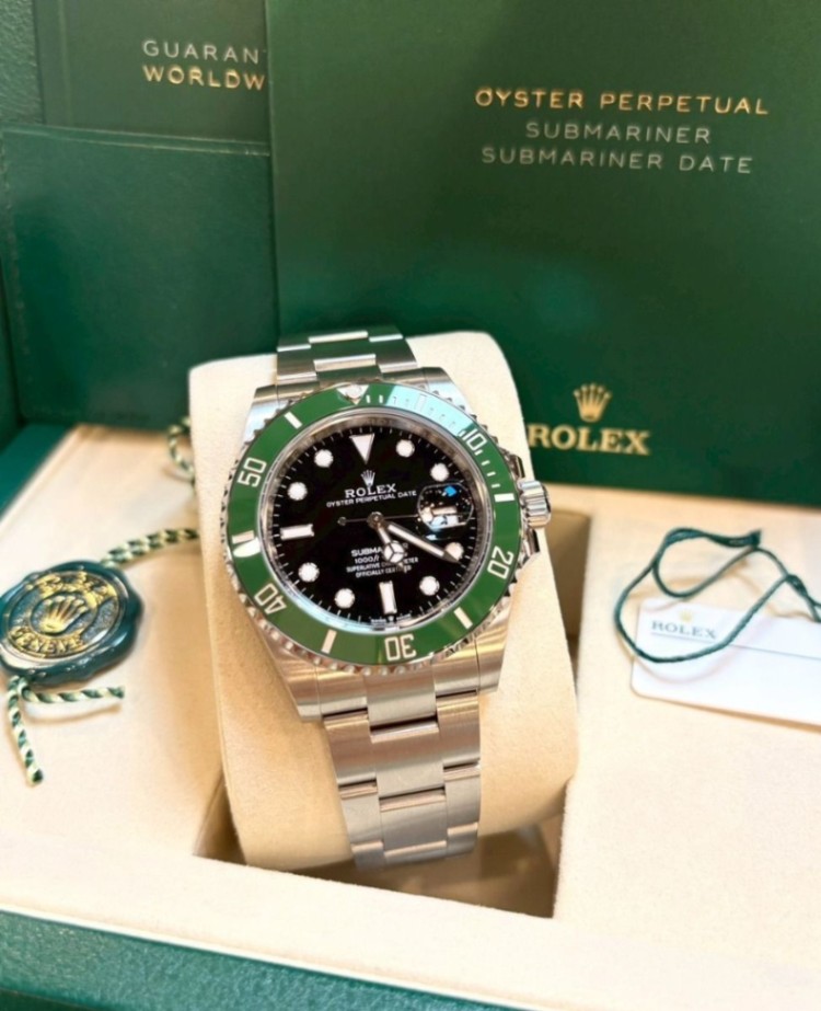 ROLEX Submariner Date “Starbucks” 126610LV 4/2026 - Image 4