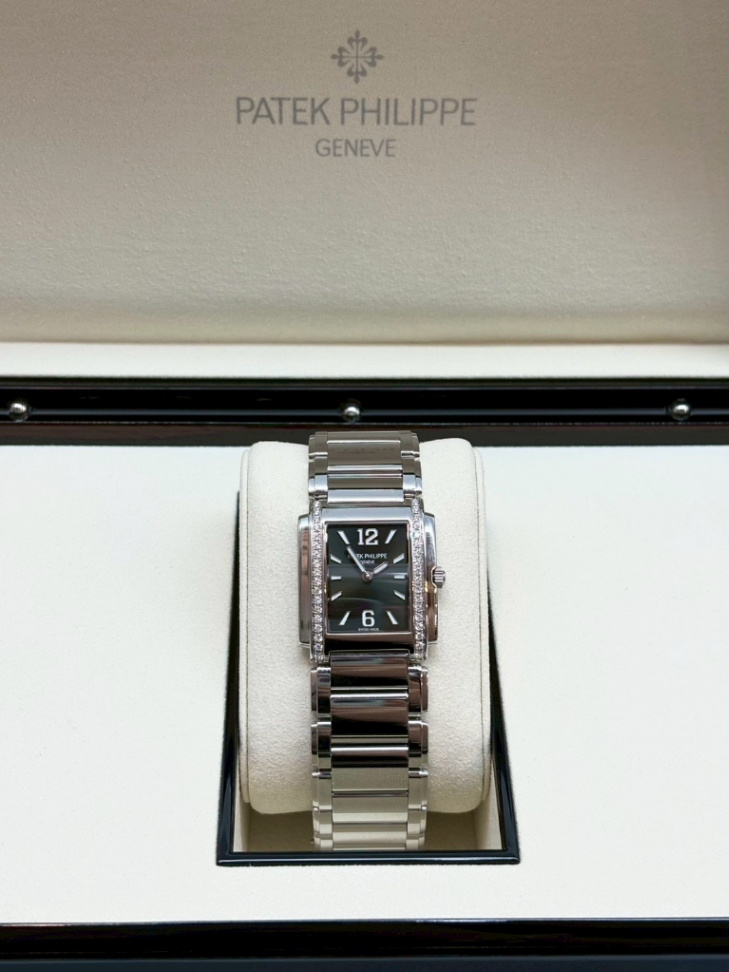 Patek Philippe Twenty Four 4910/1200A Green Dial