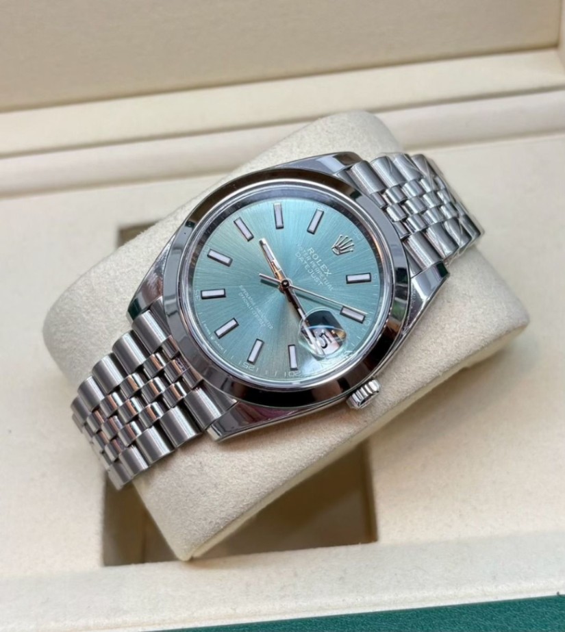 ROLEX Datejust Mint Green Dial Jubilee 126300 2/2026 - Image 3