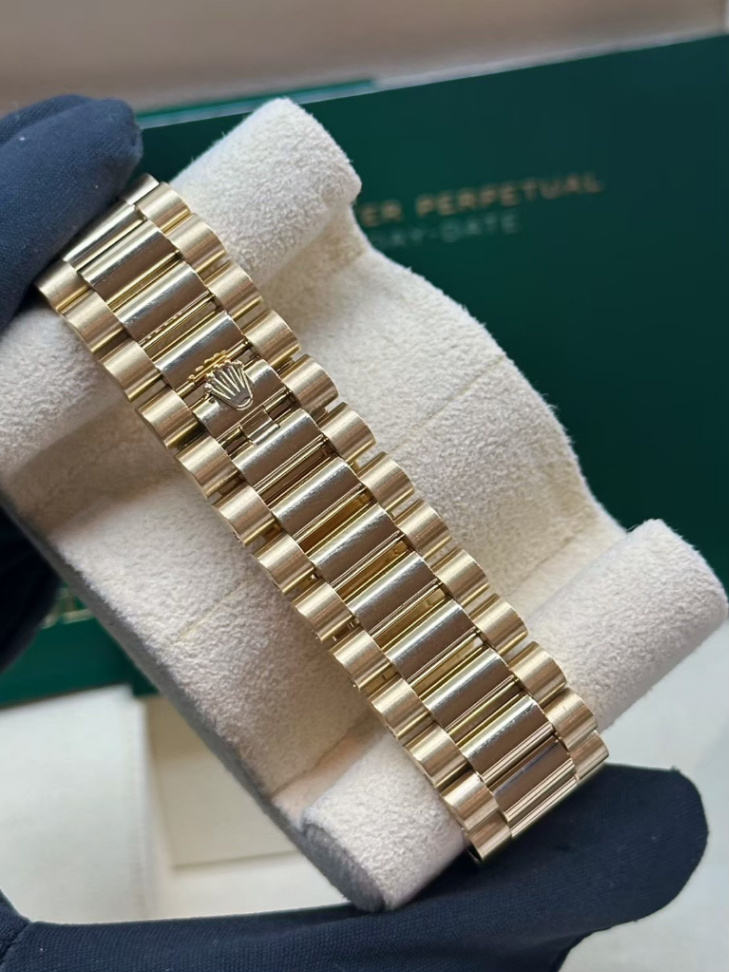 Used Like New Day-Date Black Diamond Full Yellow Gold 40mm thumbnail 5