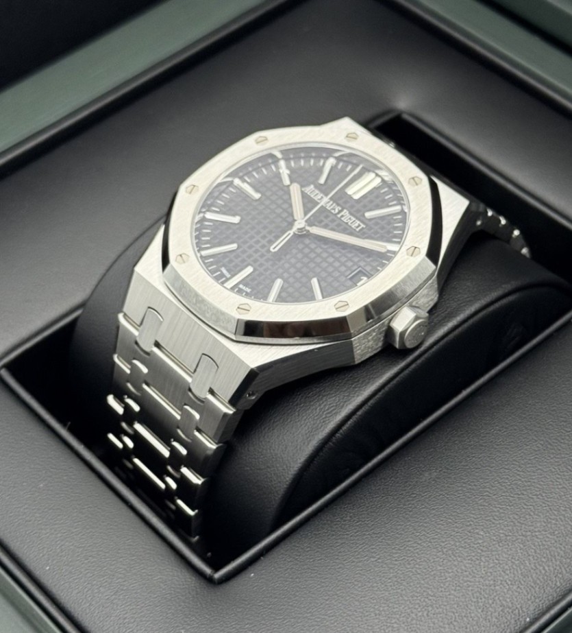 AUDEMARS PIGUET Royal Oak Black Dial 15510ST thumbnail 3