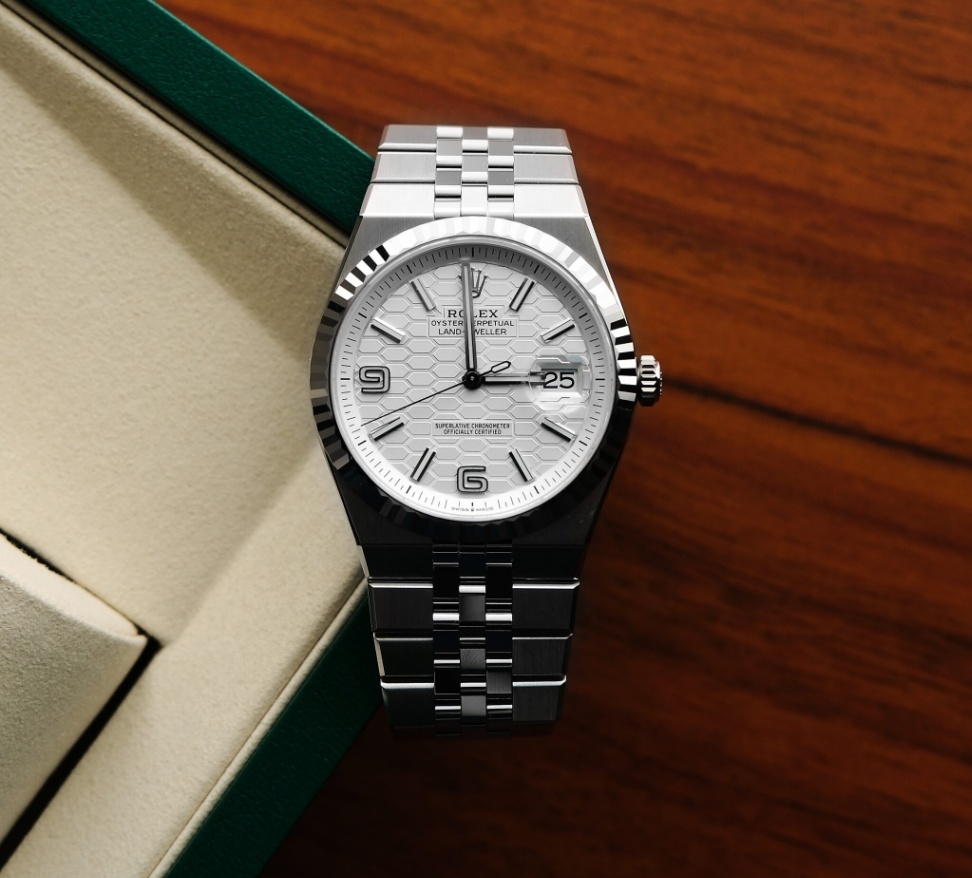 Rolex New Land-Dweller 127334 White Honeycomb Dial Flat Jubilee 2026 40mm. thumbnail 5