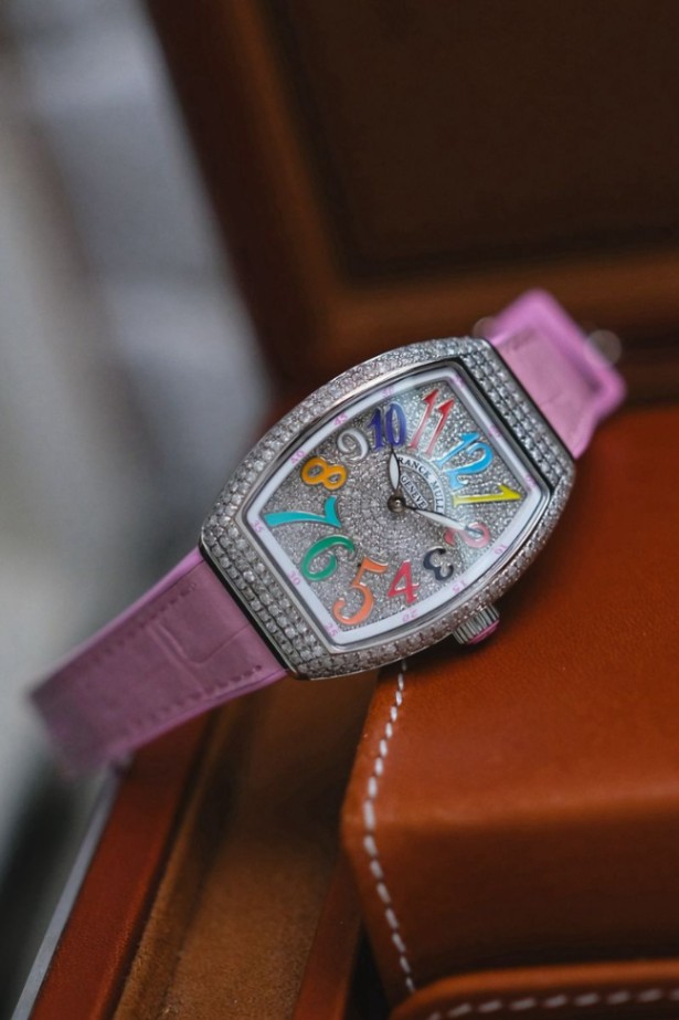 Franck Muller V32 Colour Dream Full Diamond V 32 QZ thumbnail 2