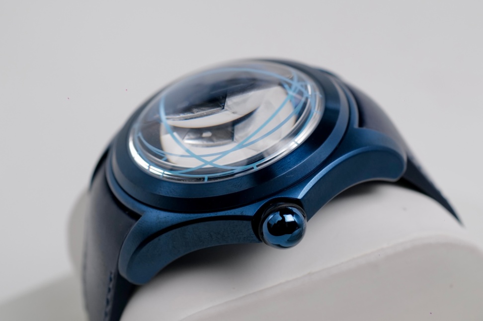 CORUM Heritage Bubble Sphere² Art Blue 47mm - Image 4