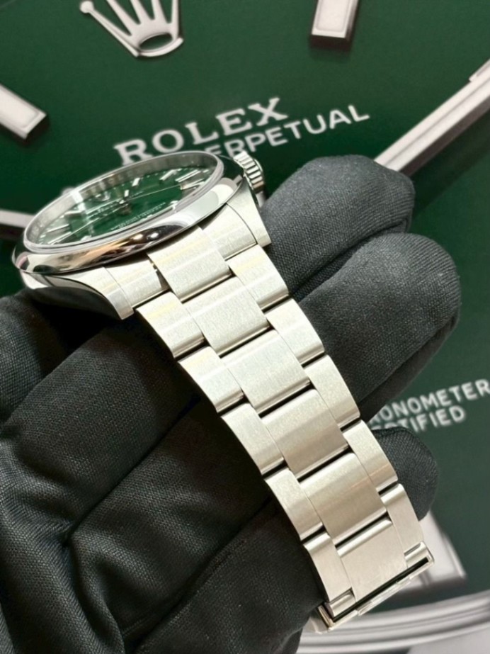 ROLEX Oyster Perpetual 41 Green Dial 134300 - Image 4