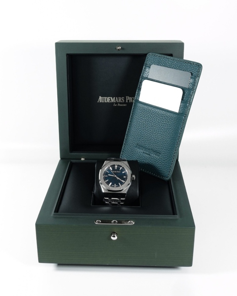 AUDEMARS PIGUET Royal Oak 15550ST Blue Grande Tapisserie Dial 37mm thumbnail 2