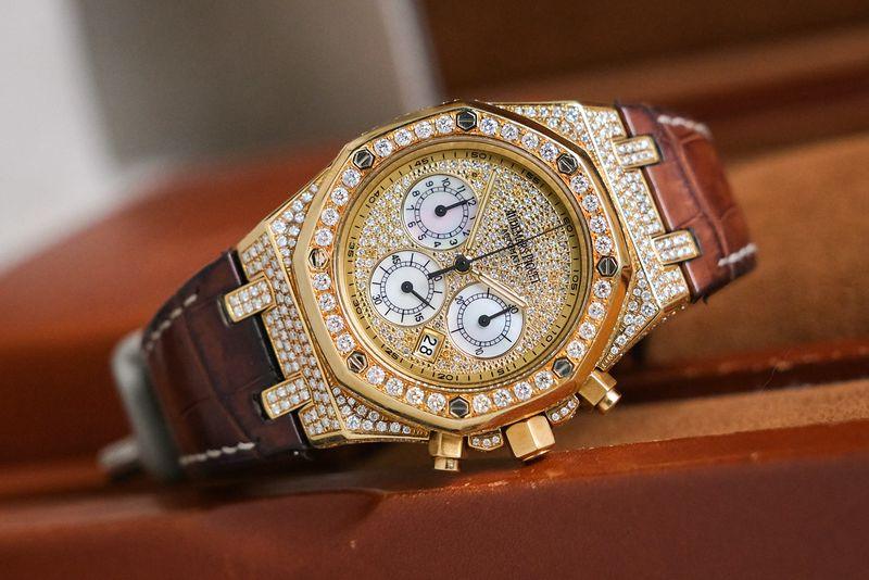 Audemars Piguet Royal Oak 18K Gold Full Diamond thumbnail 3