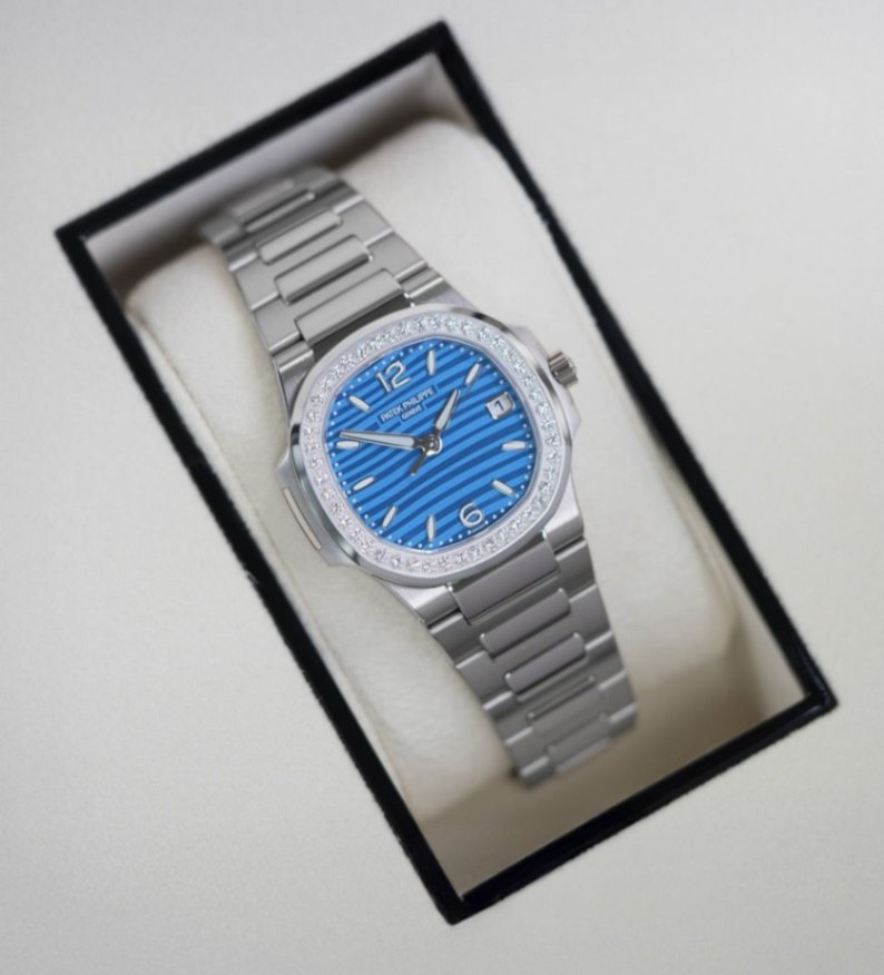 PATEK PHILIPPE Nautilus 7018/1A 33.2mm thumbnail 2
