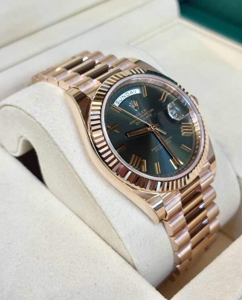 Day-Date Olive Green Dial Full Rose Gold 40mm thumbnail 4