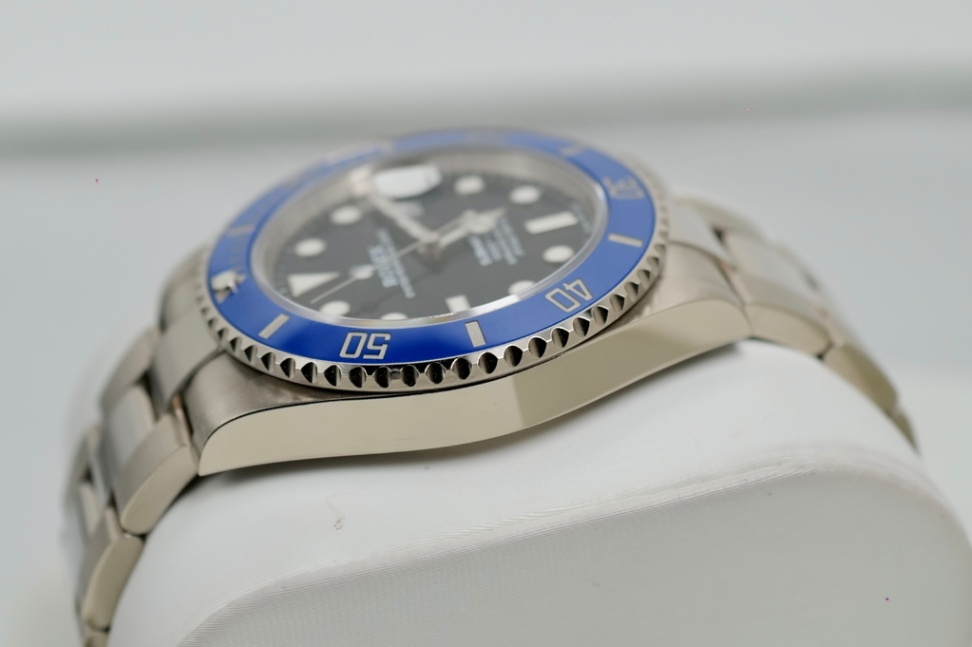 Rolex Submariner White Gold 126619LB Cookie Monster - Image 4