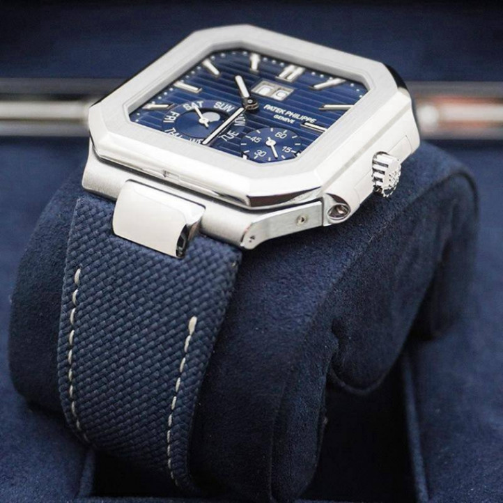 Patek Philippe Cubitus 5822P Blue Dial - Image 3