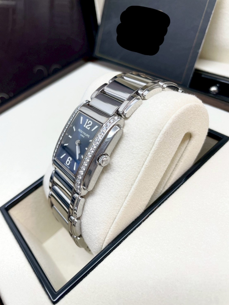 Patek Philippe Twenty Four 4910/1200A Blue Dial - Image 3