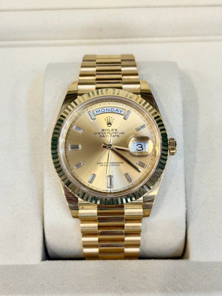 Day-Date Champagne Dial Full Yellow Gold 40mm