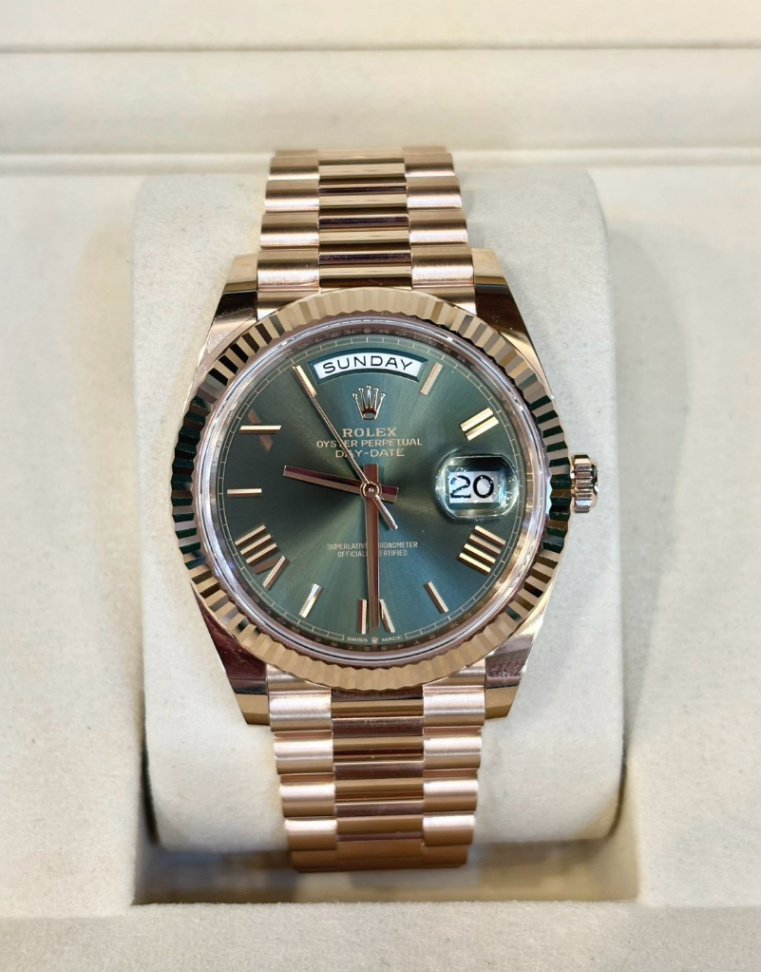 Day-Date Olive Green Dial Full Rose Gold 40mm