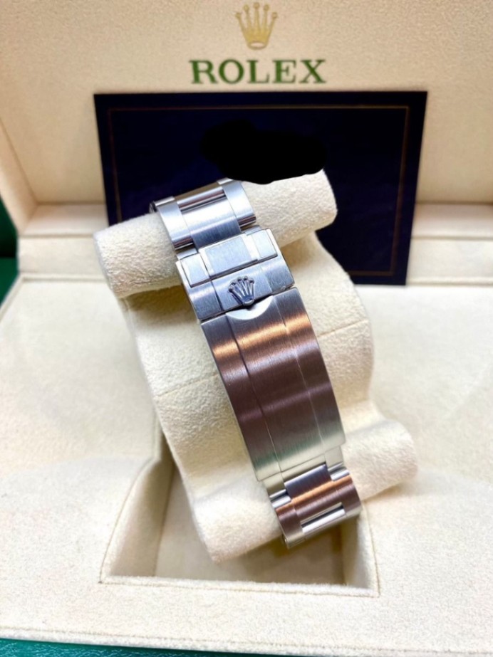ROLEX Sea-Dweller Red Sea Oyster 126600 2025 thumbnail 5