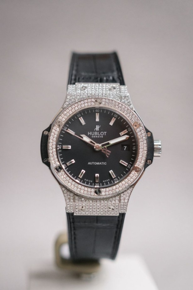 Hublot Big Bang 38 Full Diamond