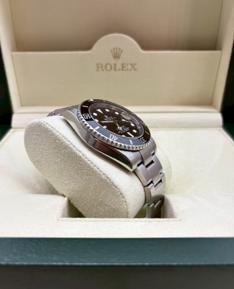 Used Submariner Date Black Dial 40mm - Image 4