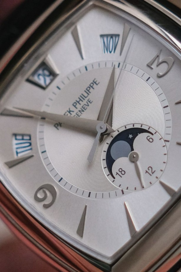Patek Philippe Gondolo 5135G Moonphase thumbnail 3