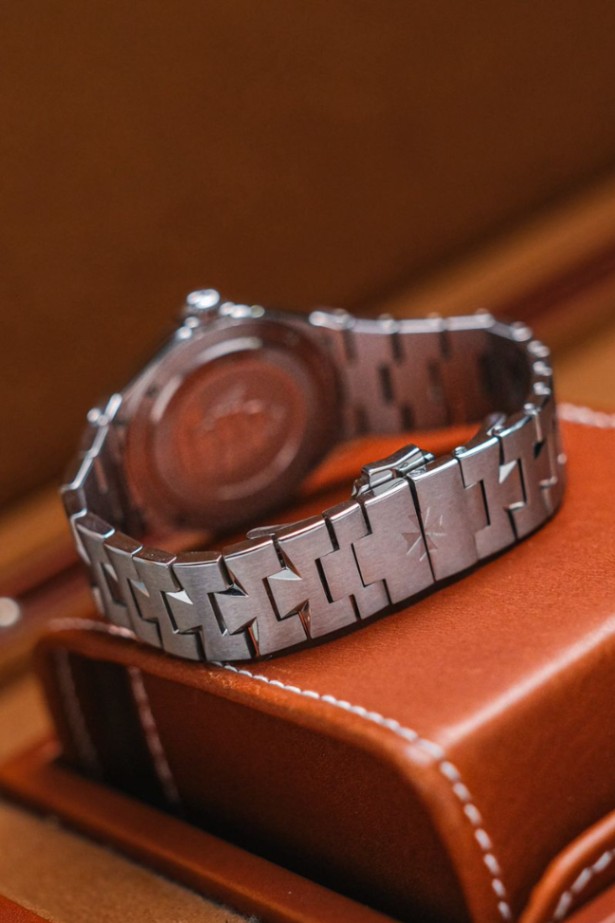 Vacheron Constantine Overseas 34mm 2 Tone - Image 5