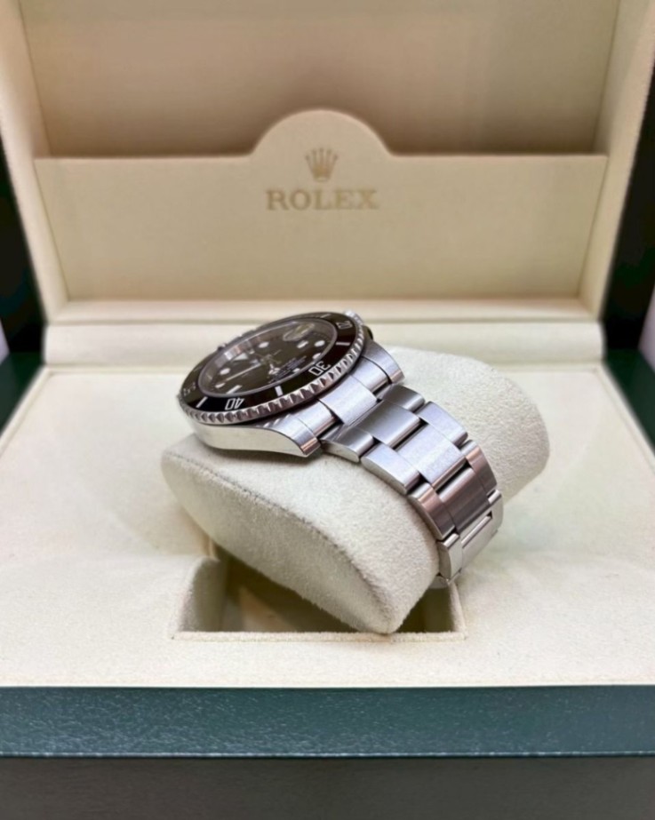 ROLEX Submariner Date 116610LN 40mm 2013 thumbnail 4