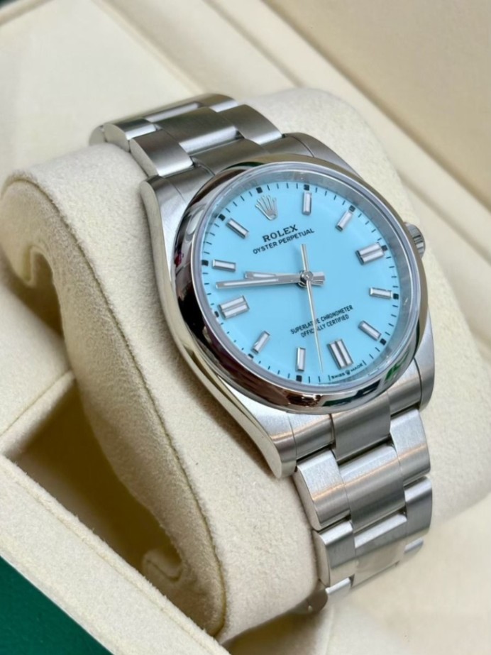 ROLEX Oyster Perpetual 36 Tiffany Blue 126000 3/2026 - Image 4