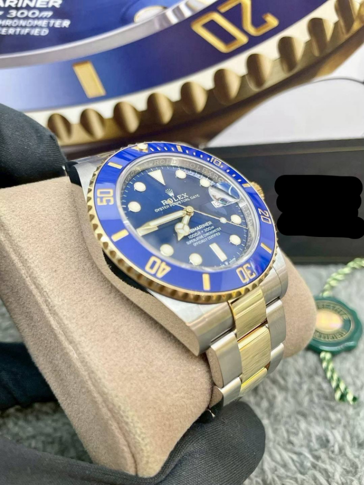 Used Submariner Date Blue Dial 2t Yellow Gold 41mm - Image 3