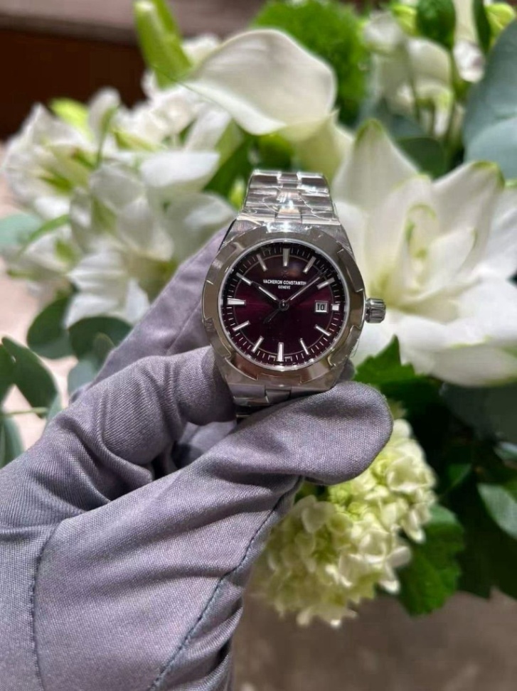 VACHERON CONSTANTIN OVERSEAS SELFWINDING DEEP RED